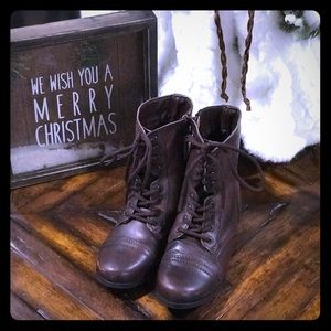 Steve Madden girls lace up boots